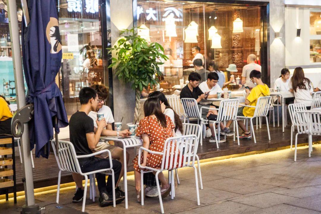 最新厨房装修图片大赏，小巷深处的烹饪灵感探索