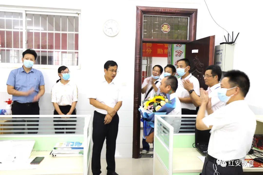 红安余学武引领科技潮流，重塑生活品质新篇章