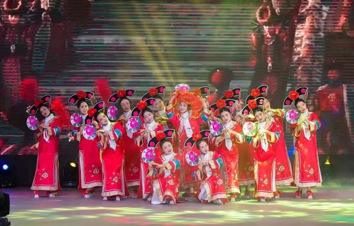 最新满族舞及其日常故事概述